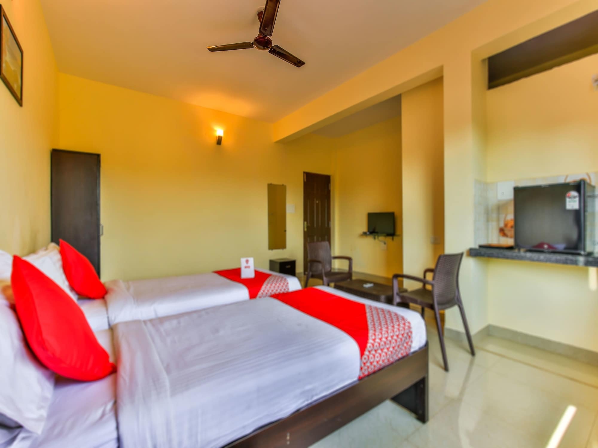 Oyo 14276 Hotel Spring Height Acaro Экстерьер фото